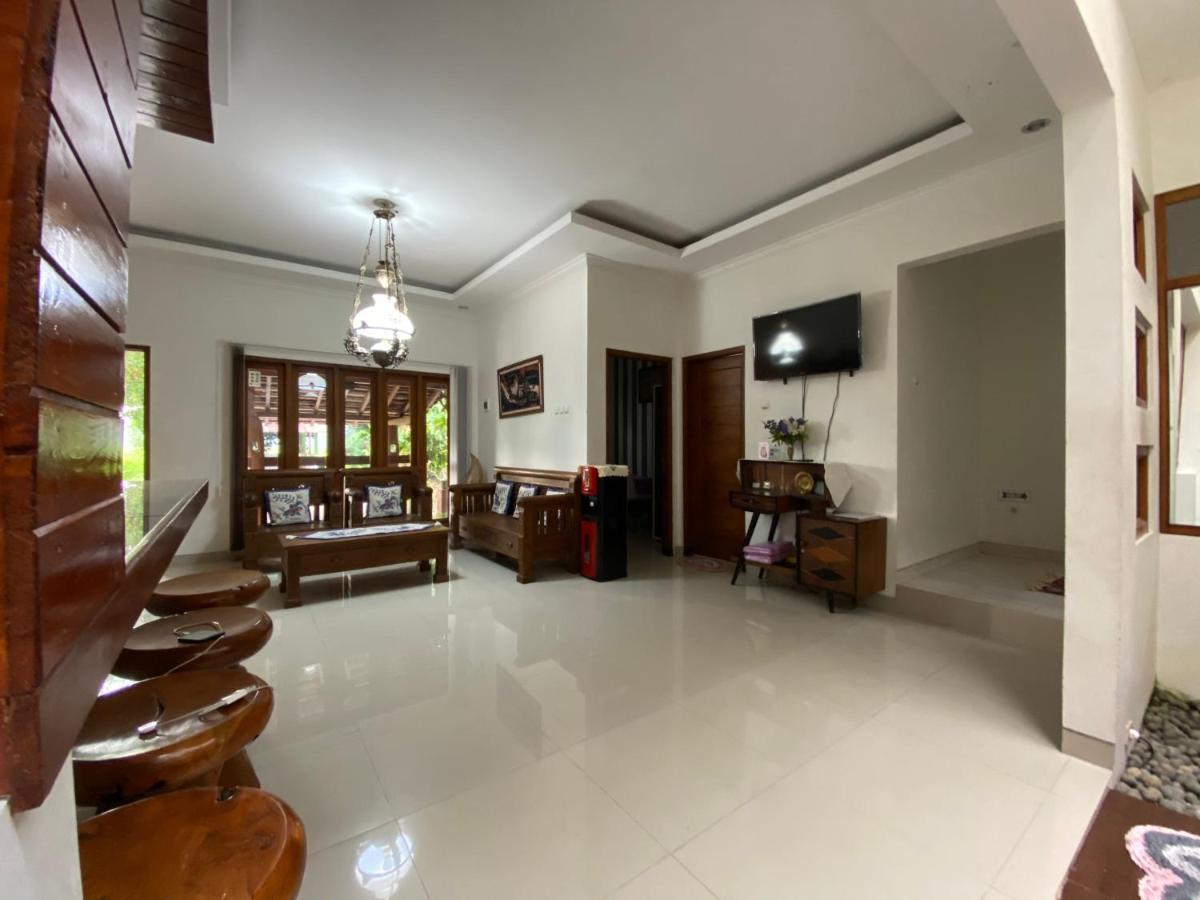 Rengganis Homestay Yogyakarta Exterior foto